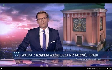 Paski informacyjne z "Wiadomości" TVP 