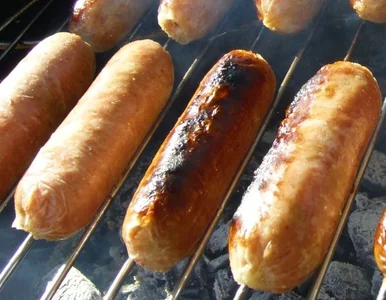 Miniatura: Podgrzała parówki przy Grobie Nieznanego...