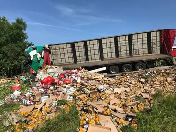 Ciężarówka śmiertelnie przygniotła kierowcę 