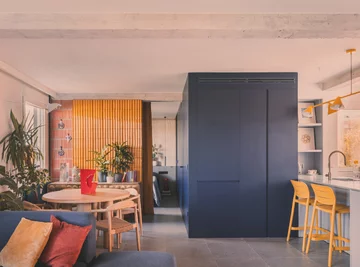 Metamorfoza mieszkania w bloku z lat 60. autorstwa OOIIO Architecture 