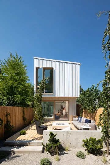 Przytulnie i rodzinnie, projekt domu Falken Reynolds v2com, 1876-01