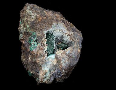 Miniatura: Naukowcy odkryli nowy minerał. Próbkę...