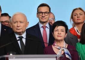 Miniatura: Wytykają Morawieckiemu, że doradzał...