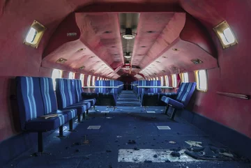 Wnętrze porzuconego samolotu 