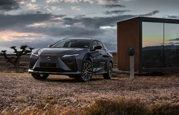 Lexus RZ 450e 
