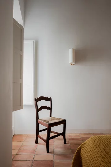 Remont domu rybaka w Hiszpanii, projekt Bea Portabella + Jordi Pagès 