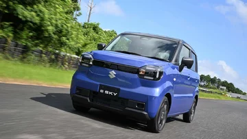 Suzuki e-Sky 2027 Suzuki e-SKY niedługo trafi do Polski.