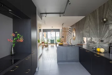 Kuchnia otwarta na salon, proj. Decoroom 