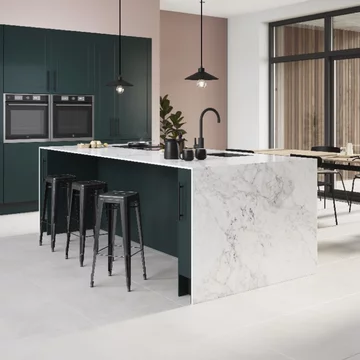 Funkcjonalna i ergonomiczna zabudowa kuchenna 