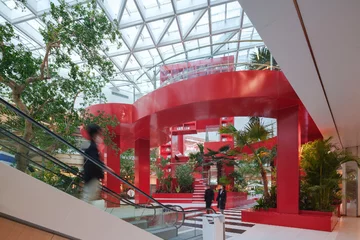Atrium centrum handlowego w Qingdao zaprojektowane przez CLOU architects na wzór miasta przyszłości v2com, 3565-14, CLOU architects