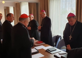 Miniatura: Polscy biskupi postanowili przeprosić...