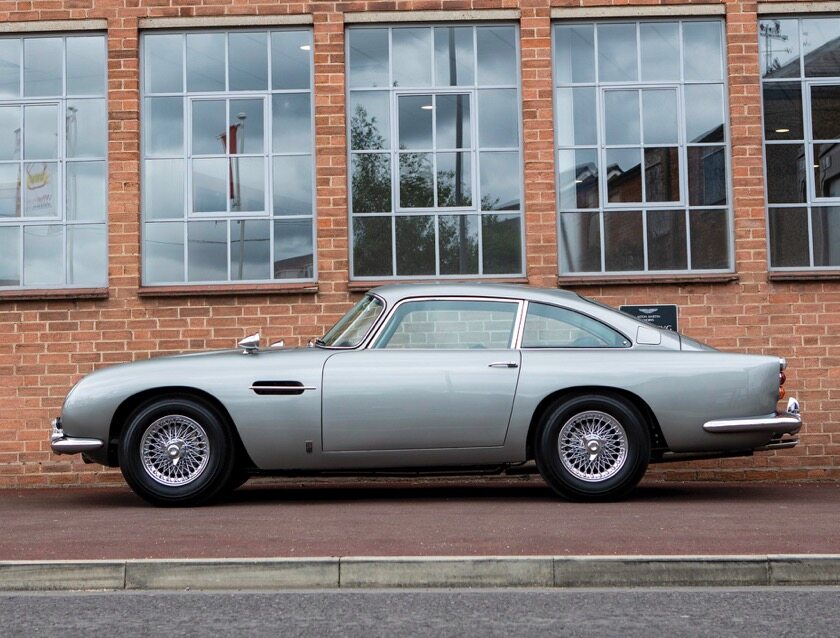 Aston Martin DB5 z 1965 roku – auto Jamesa Bonda 