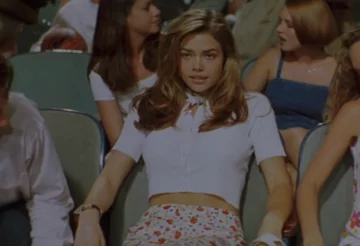 Denise Richards w filmie „Dzikie żądze” (1999) 