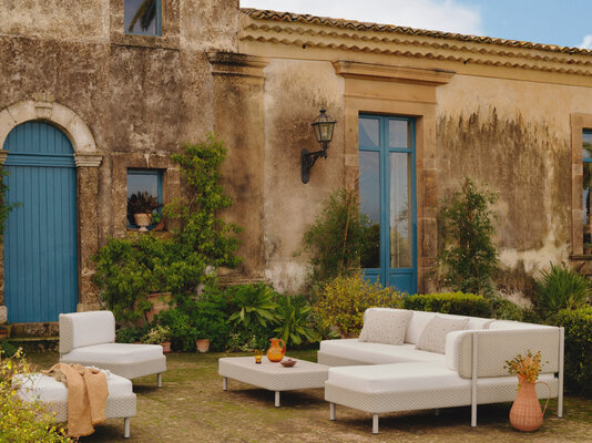 Miniatura: Nowe kolekcje mebli tarasowych