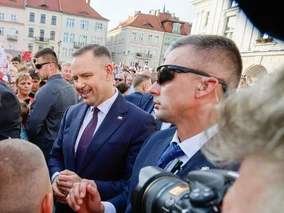 Miniatura: Policzono koszty obietnic Karola...