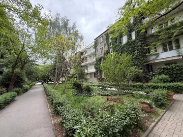 Układ urbanistyczny Szarych Domów uznawany jest za wzorcowy przykład przedwojennego planowania 