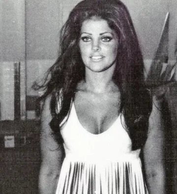 Priscilla Presley 