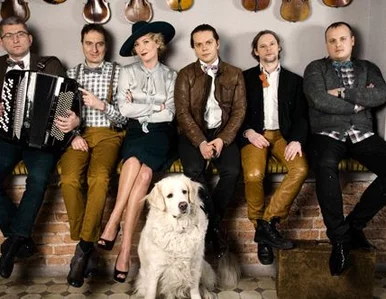 Miniatura: Anita Lipnicka w przedwojennym anturażu