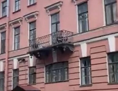 Miniatura: Para wypadła z balkonu po burzliwej...