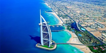 Burj Al Arab, Dubai (travelokam.com)