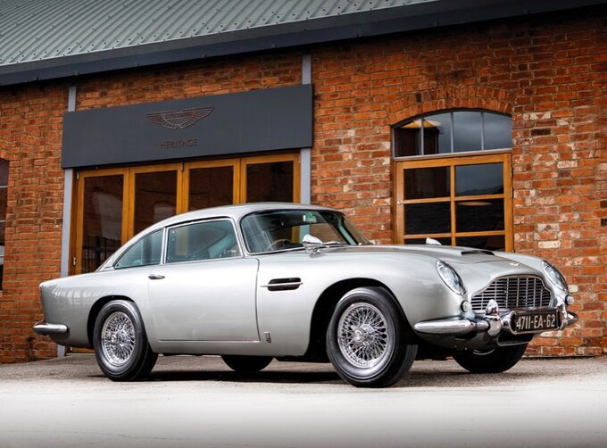 Aston Martin DB5 z 1965 roku – auto Jamesa Bonda