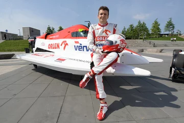 Wyścig ORLEN: Kubica w bolidzie, Marszałek w motorowodnym bolidzie 