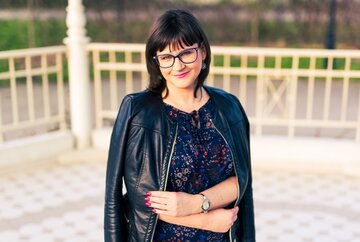 dr Monika Mularska-Kucharek