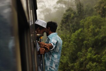 Pociąg Badulla-Colombo na&nbsp;Sri Lance