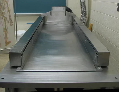 Miniatura: Uznany za zmarłego mężczyzna ocknął się...