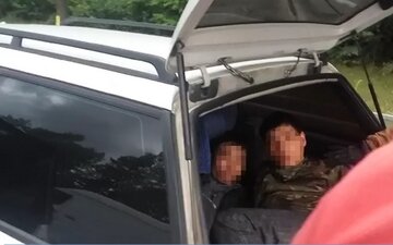 Nielegalni imigranci ukryci w passacie 