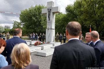 Prezydent oddał hołd ofiarom rzezi wołyńskiej 