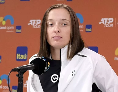 Miniatura: Cała prawda o relacjach Igi Świątek z jej...