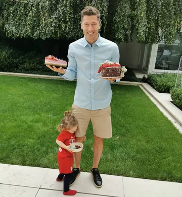 Robert Lewandowski z córką Klarą 