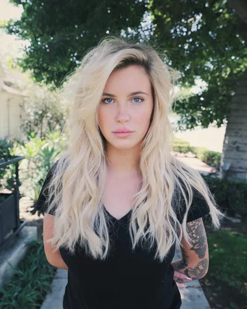 Ireland Baldwin 