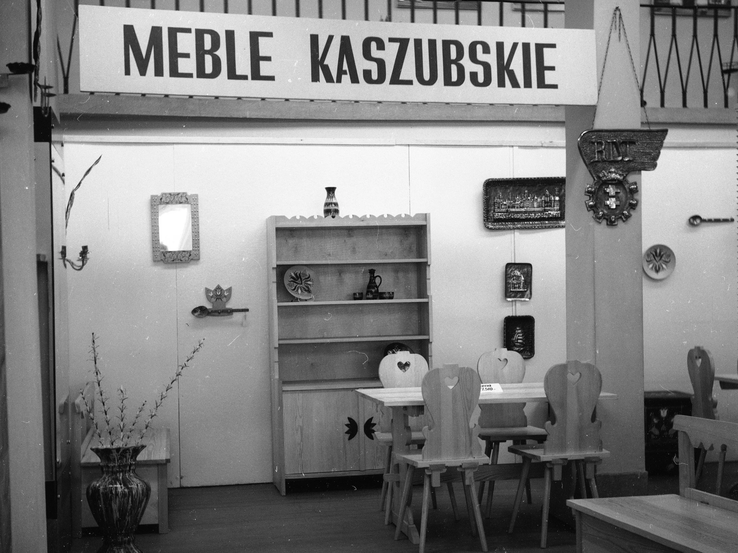 Jak mieszkało się w czasach PRL-u? Spróbuj zdobyć komplet