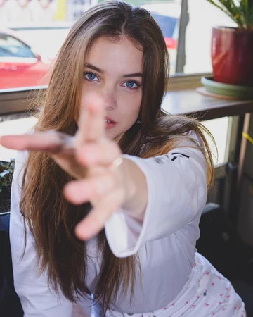 Barbara Palvin 