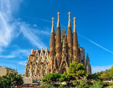 Miniatura: Sagrada Familia powstaje bez pozwolenia....