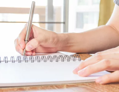 Miniatura: Zakręcony quiz ortograficzny. Przekroczysz...