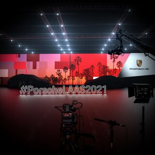 Porsche 718 Cayman GT4 RS na Los Angeles Auto Show