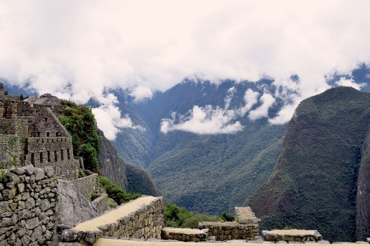 Widok na najsłynniejsze stanowisko Inków, Machu Picchu 