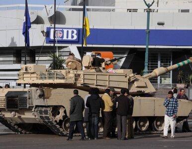 Miniatura: Egipt przesuwa czołgi w kierunku granicy z...