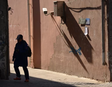 Miniatura: 700 milionów kamer, czerwona aplikacja i...