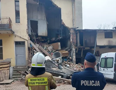 Miniatura: Zawaliła się ściana kamienicy. W budynku...