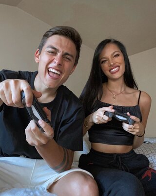 Miniatura: Paulo Dybala i Oriana Sabatini