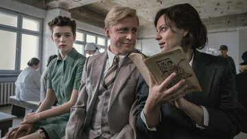 kadr z&nbsp;filmu "Sztuka Kochania. Historia Michaliny Wisłockiej" (2017)