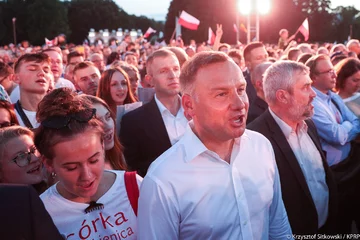 Prezydent Andrzej Duda podczas wydarzenia „Warszawiacy śpiewają (nie)ZAKAZANE PIOSENKI” 