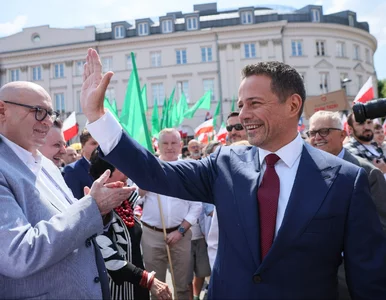 Miniatura: Trzaskowski zdobywa poparcie...