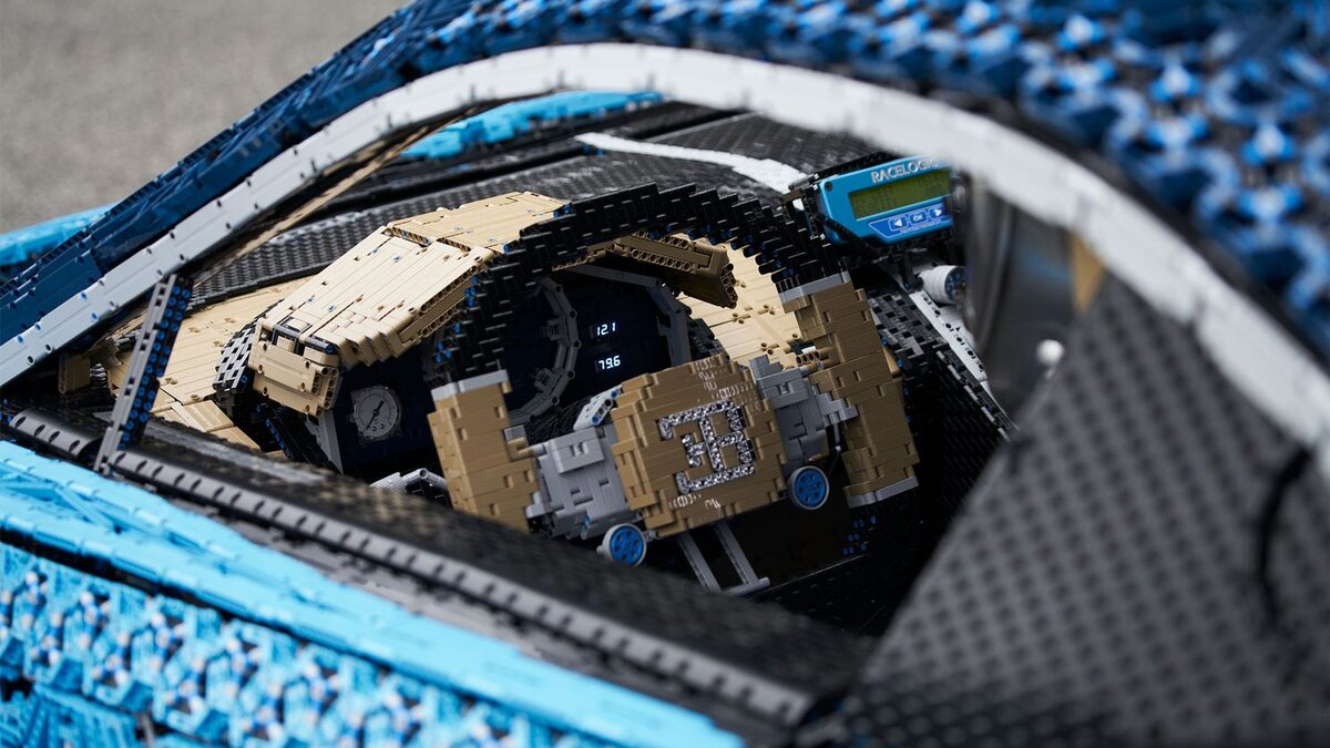 Bugatti Chiron zrobiony z klocków Lego 