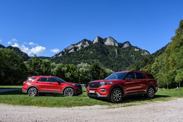 Miniatura: Ford Explorer Plug-In Hybrid