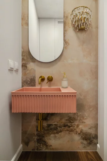 Mieszkanie w bloku jak w paryskiej kamienicy, Decoroom 